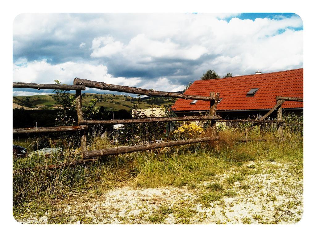 Farma Kozi Dvor Rohozna Apartment Brezno Bagian luar foto